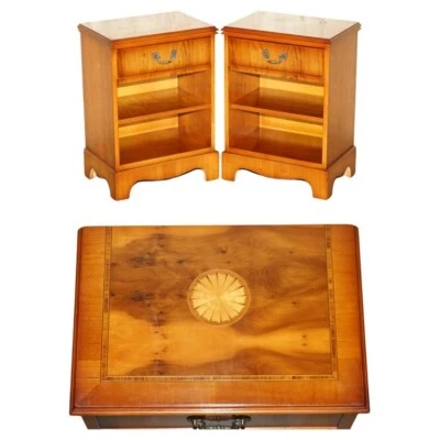 PAR DE MESAS DE VINO SHERATON LÁMPARA DE RENACIMIENTO DE MADERA DE TEJO DE NOGAL REBABAS VINTAGE Foto 1 de 4