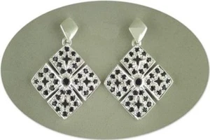 JDL SAPPHIRE GOLD POST EARRINGS - Picture 1 of 1