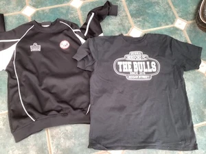 2 x hereford united clothings T shirt XL / sweatshirt S bulls edgar street - Picture 1 of 11