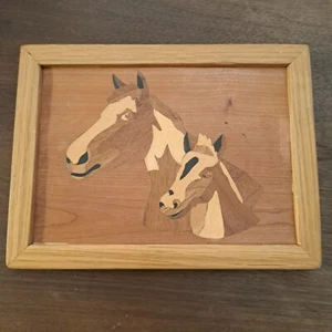 Colgante de pared arte con incrustaciones de madera para caballos 8" x 6" enmarcado - Imagen 1 de 4