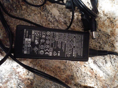COMPAQ LSE9802B1960 180676-001 Laptop Power Supply 19v 3.16A AC Adapter - Image 1 of 2