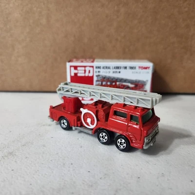 Camión de bomberos Tomy Hino escalera aérea escala 1/125 diecast modelo #29 Foto 1 de 4