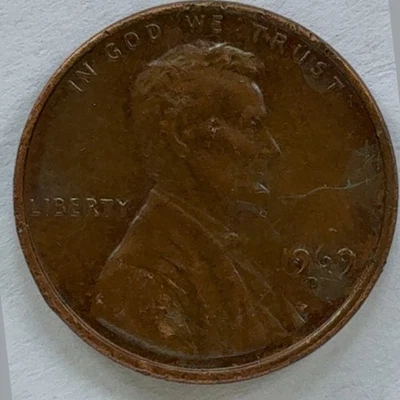 1969 Lincoln Cent. Floating Roof, Misaligned Liberty, Misaligned “6”, Uneven Rim - Image 1 of 4