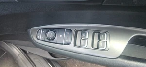 Kia Optima CRDI 2 2019 O/S window switch control panel driver side - Picture 1 of 1
