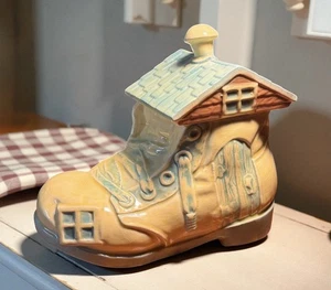 Cepillo de colección McCoy anciana que vivía en un zapato tarro de galletas W23 Little Old Lady - Imagen 1 de 17