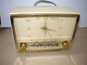 Vintage 1950s Westinghouse Clock Tube Radio Model H475T5 - Movie Prop - Picture 1 of 11