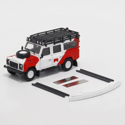 Master 1:64 Defender 110 Diecast Model Car - Image 1 of 4