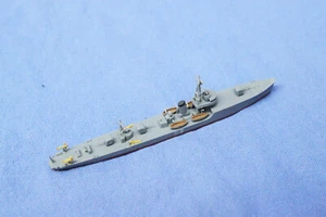 1:700 Modellbausatz Schiff Kreuzer Zerstörer WW2 gebaut - bemalt - Bild 1 von 2