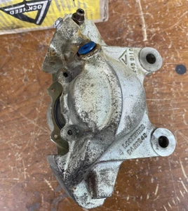 TRIUMPH 216132 STAG MK I & STAG MK II L/H/F LOCKHEED CALIPER (SHOP SOILED) - Picture 1 of 5