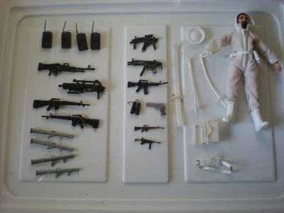 Antigo 1971 Action Jackson Cabelo Preto e Barba Roupas Brancas e Camufladas Braços de Pára-quedas - Imagem 1 de 4