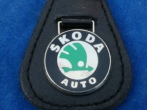 CHIC Stylish RARE TOP ++ KEY RING - SKODA - BEGLES - Picture 1 of 4