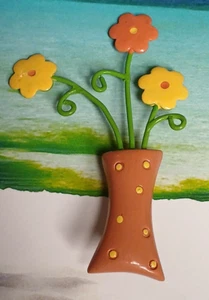 Vintage rosa gepunktete Vase mit Blumen Brosche Anstecknadel - Bild 1 von 5