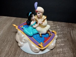Disney ceramic music box Aladdin and Jasmine Magic Carpet plays Whole New World  - Picture 1 of 5