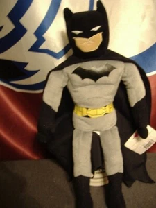 Kohl's Cares Batman mit Umhang Plüsch 16 Zoll Spielzeugpuppe - Bild 1 von 5