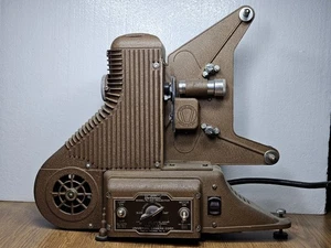 Universal Model PC-500 8mm Film Projector, Variable Speed Movie Projector! - Picture 1 of 8