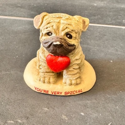 Милый мопс собака фигурка "Ты очень особенный" красное сердце коллекционный декор подарок - Изображение 1 из 4