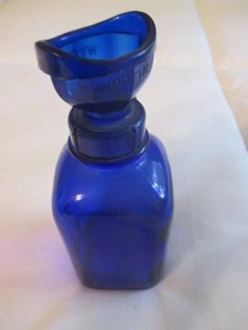 Kobaltblau Glas 8 Unzen Wyeth Collyrium Augenspülung Spülen Med Flasche Kunststoff Becher Top - Bild 1 von 4