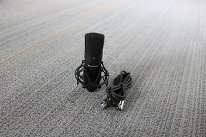 M-Audio Nova Black Large Diaphragm Condenser Microphone - Picture 1 of 11