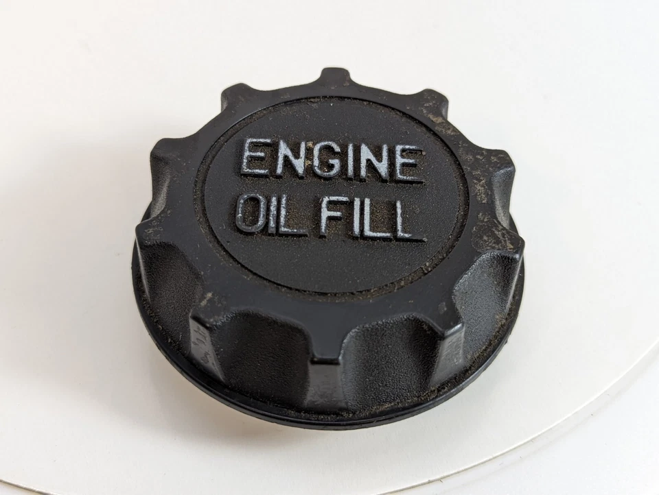 Tapa de llenado de aceite Dodge Shelby Daytona Shadow Chrysler Lebaron Turbo 4483110 Foto 1 de 4