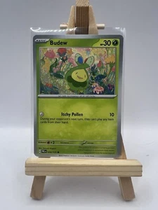 Budew 004/131 Common - Prismatic Evolutions - Englisch - Pokémon TCG - Bild 1 von 14