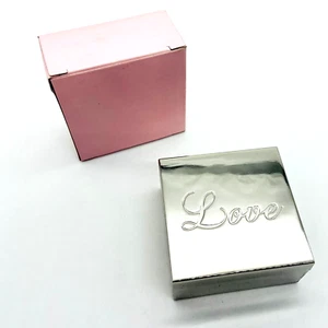 Schmuckschatulle Geschenkbox Silber mit Liebe beschriftet Samtfutter Quadratisch 3" Neu im Karton - Bild 1 von 6