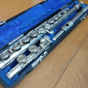 YAMAHA YFL-23 flauto argento con custodia strumento musicale vintage usato dal GIAPPONE - Foto 1 di 11