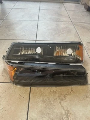 Original Corner Light Set For 2004-2012 Chevrolet Colorado GMC Canyon Taiwan - Image 1 of 4