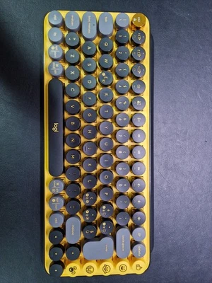 Kit Logitech POP – Tastiera POP Keys gialla + POP Mouse + Custodia rigida Icon - Immagine 1 di 4