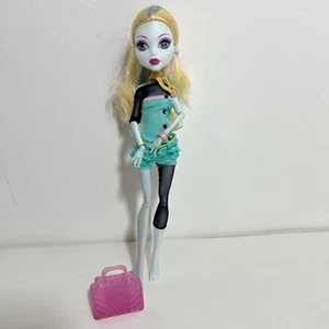 Bambola Monster High Lagoona blu scuola fuori con borsa e alcuni accessori - Foto 1 di 8