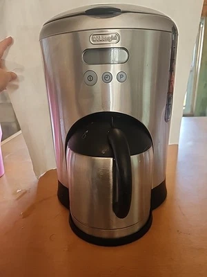 DeLonghi Stainless Steel Coffee Maker Double Wall Thermal Carafe 10 Cups DCM485 - Image 1 of 4