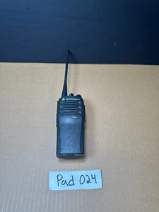 Motorola CP200d Radio AAH01QDC9JA2AN Ships Fast!!! - Zdjęcie 1 z 10