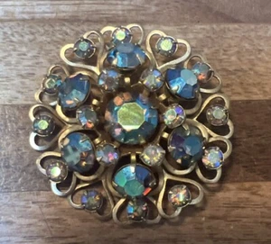 Brooch Vintage Aurora Rhinestone Filigree Gold tone 1.75” - Picture 1 of 10