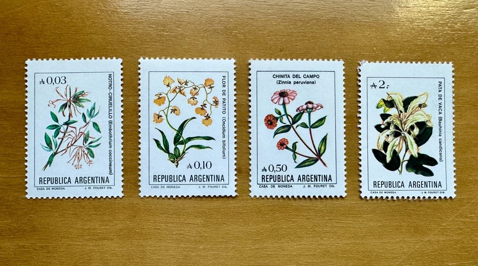 Estampillas de Argentina Scott #1518, 1520, 1523, 1525 flores de la década de 1980 MNH Foto 1 de 1
