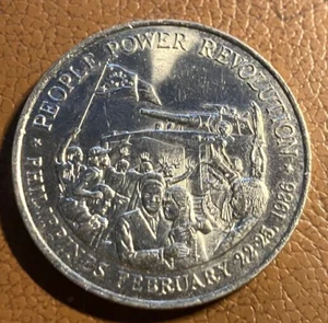 elf Philippines 10 Piso 1988 People Power Revolution Tank - Picture 1 of 2