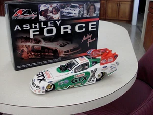 NHRA 1/24 ASHLEY FORCE 07 CASTROL GTX ROOKIE RACE STATION EXCLUSIVE AUTOGRAPHED - Picture 1 of 15