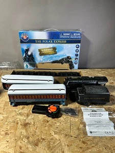 Lionel The Polar Express Ready to Play Train Set 711803 28 Piece NO bell, works - Picture 1 of 12