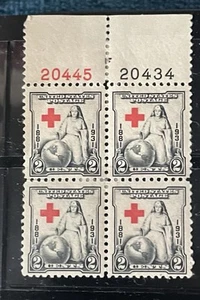 Scott #702, 2c Red Cross Top Plate Block #S 20434(B) und 20445(R), HR - Bild 1 von 1