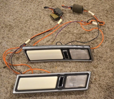 1987-1990 CADILLAC SEVILLE  INTERIOR PILLAR SAIL PANEL LIGHTS LAMPS OEM Foto 1 de 4