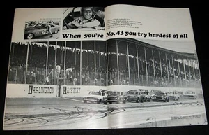 RICHARD PETTY 1968 PICTORIAL RARE PACE MAGAZINE DARLINGTON STOCK CAR RACE NASCAR - Picture 1 of 2