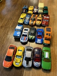 Hotwheels Matchbox 20 Piece Diecast Car Lot 1:64 - Picture 1 of 5