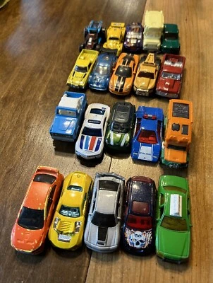 Hotwheels Matchbox 20 Piece Diecast Car Lot 1:64 - Image 1 of 4