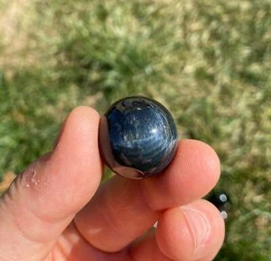 Blaue Tigerauge Kugel (mini) poliertes natürliches blaues Tigerauge aus Südafrika - Bild 1 von 10