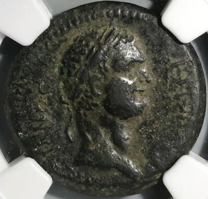 82 NGC Sehr schön Domitian Kilikien Flaviopolis Tyche sitzender Flussgott AE23 (20080302C) - Bild 1 von 6