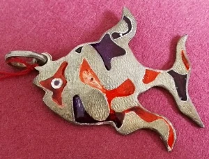 Rare pendant big fish red and purple enamel silver 800 hand made in Italy 1970 n - Imagen 1 de 5