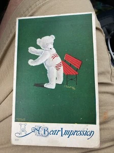 Postal de cómic de Twelvetrees “A Bear Impression” - Imagen 1 de 2