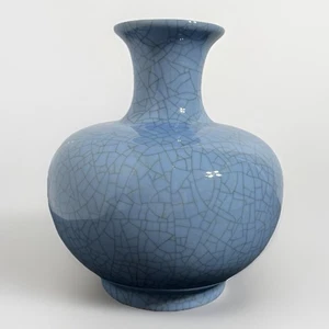 Vintage Asian Chinese Monochrome Crackle Glaze Cornflower Sky Blue Vase 7" - Picture 1 of 7