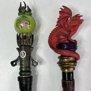 MAGIQUEST Zauberstab Great Wolf Lodge Zauberer Red Dragon Skull Kingdom Magi Cosplay - Bild 1 von 7