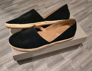 New Pair Of Adam Tucker Me Too Sunny 14 Suede Black Size 7.5M Slip On FREE SHIP - Picture 1 of 9