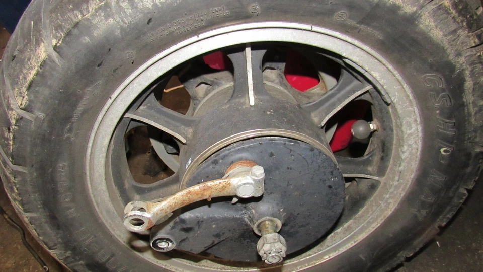 1986 kawasaki en450 454 ltd rear wheel rim — 第 1/1 张图片