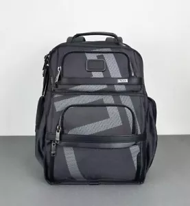 Mochila TUMI ALPHA3 Brief Pack Negra × Patrón Nylon Balístico Business Outlet - Imagen 1 de 7